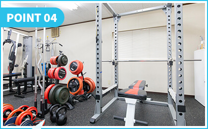 院内にトレーニングマシンも完備